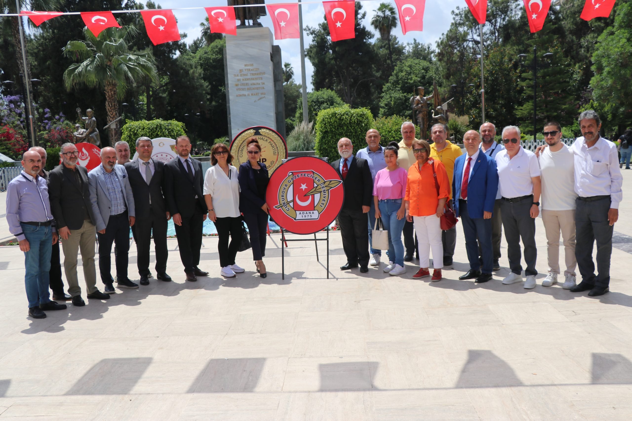 ÇGC’den Atatürk Anıtı’na çelenk