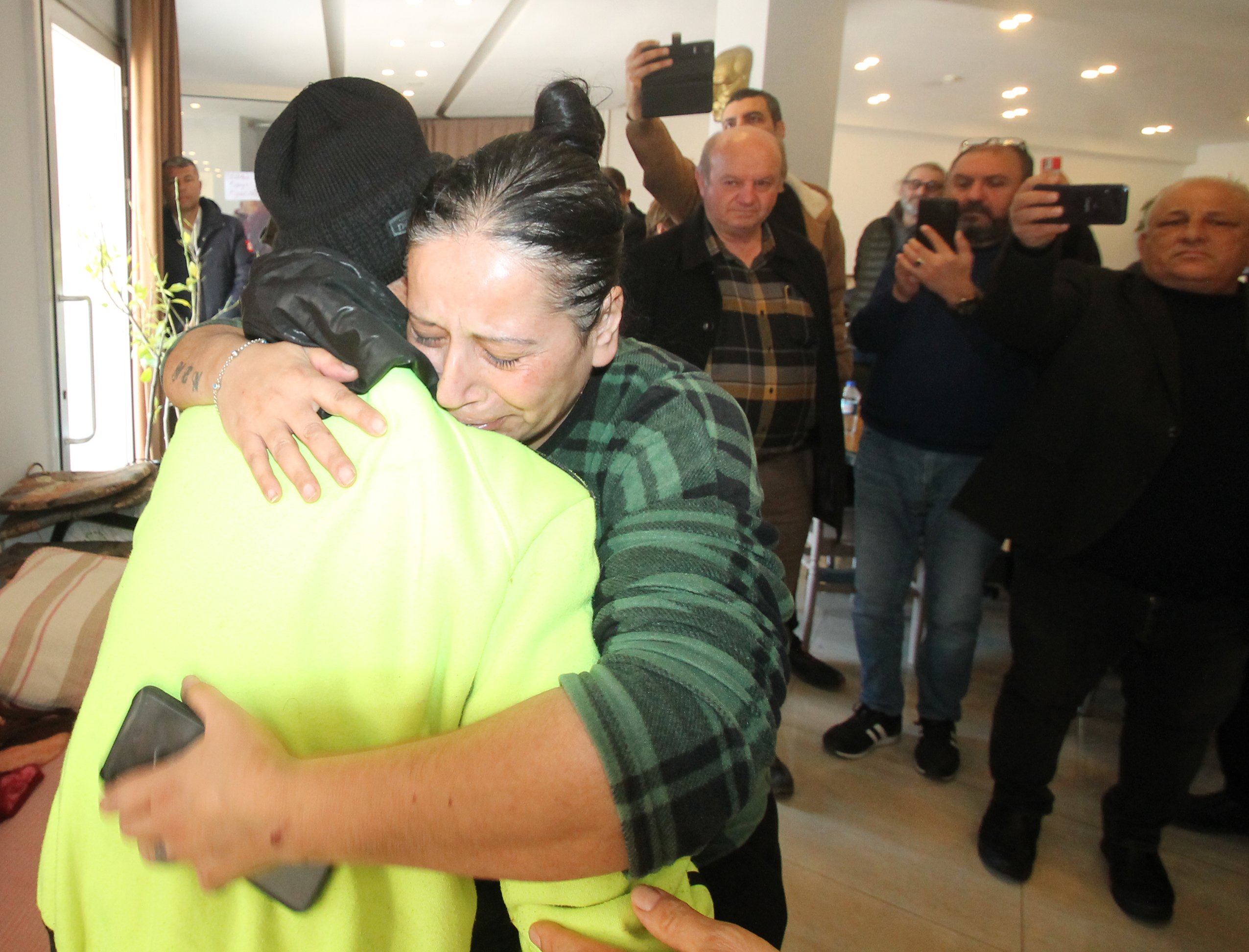 Depremzede baba-kız ÇGC’de buluştu